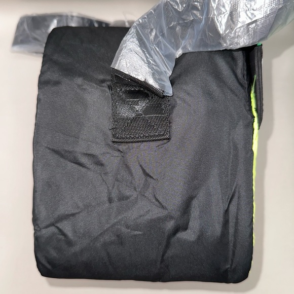 VICTORIA'S SECRET "PINK" LIMITED SPECIAL PINEAPPLE COOLER BAG - Picture 7 of 10